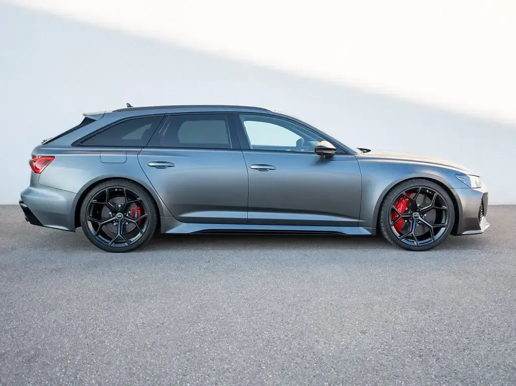 Gebraucht Audi RS6 Performance 630 PS (463 kW) 2025 Grau Kombi