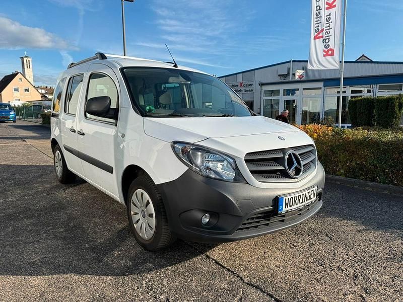 Gebraucht Mercedes Citan 111 116 PS (85 kW) 2019 Weiß Van / Kleinbus