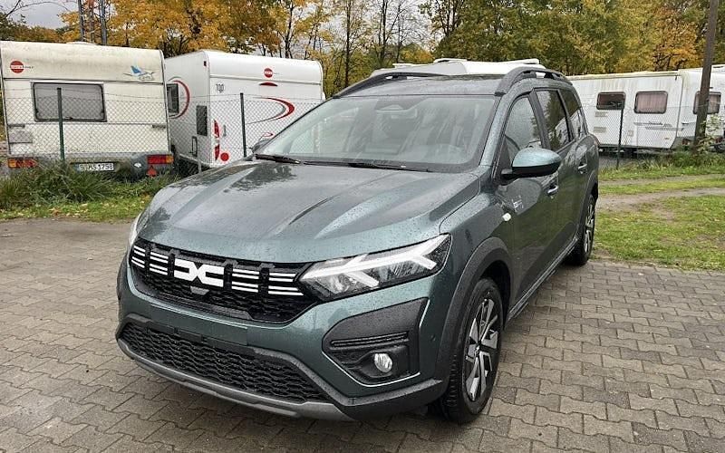 Neu Dacia Jogger Expression 122 PS (89 kW) 2025 Grün Van / Kleinbus