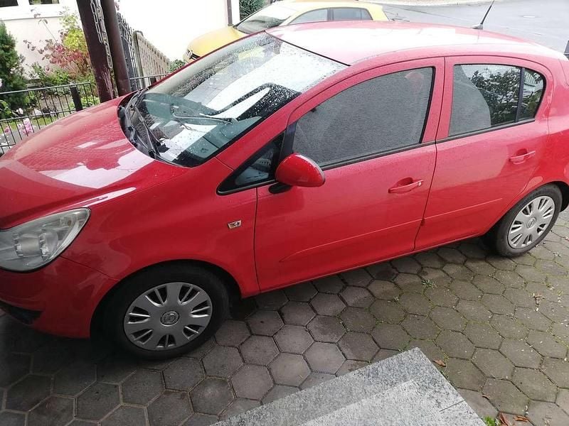 Rot Gebraucht 2007 Opel Corsa Edition Limousine | 3.333 € (Etwas zu teuer) - Bild 1/4