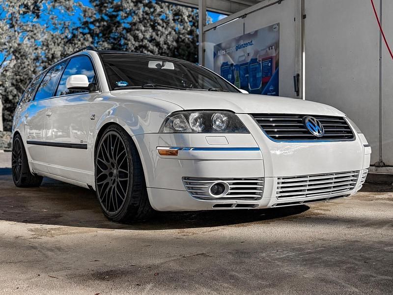 Weiß Gebraucht 2001 VW Passat Kombi | 3.000 € - Bild 1/4