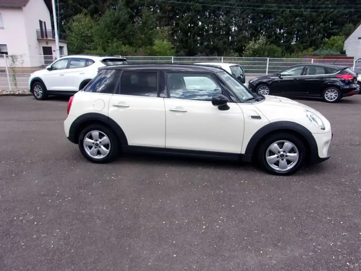 Gebraucht Mini Cooper 136 PS (100 kW) 2017 Weiß Kleinwagen