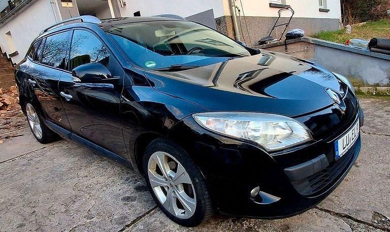 Gebraucht Renault Mégane III Luxe 131 PS (96 kW) 2011 Schwarz Limousine
