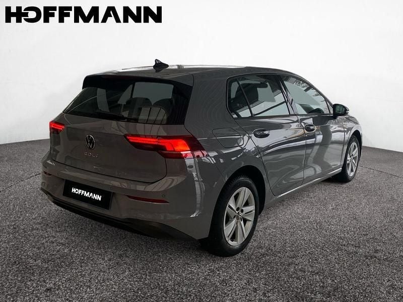 Gebraucht VW Golf VIII Life 116 PS (85 kW) 2025 Grau Limousine