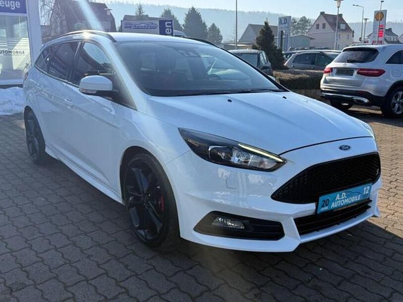 Gebraucht Ford Focus ST 250 PS (183 kW) 2018 Weiß Kombi