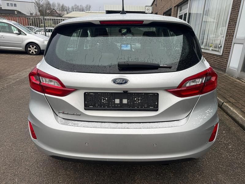 Gebraucht Ford Fiesta Cool & Connect 101 PS (74 kW) 2018 Silber Kleinwagen