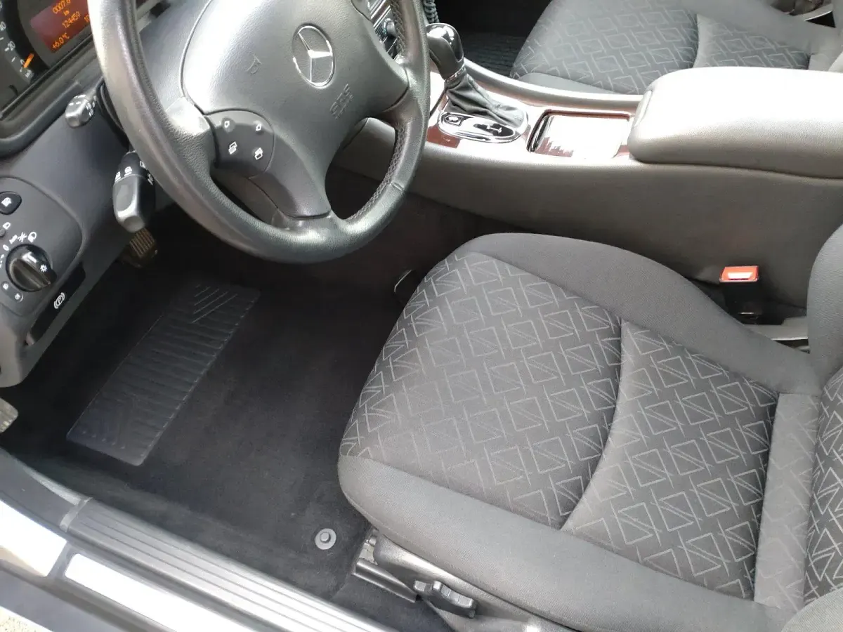 Gebraucht Mercedes C240 170 PS (125 kW) 2002 Silber Limousine
