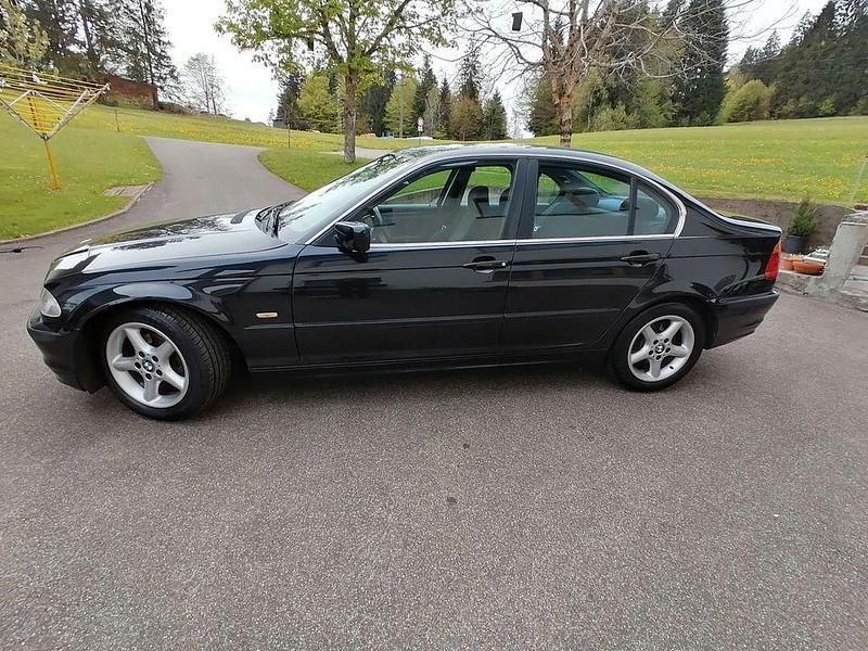 Schwarz Gebraucht 1999 BMW 323 Sport Line Limousine | 2.650 € - Bild 1/4