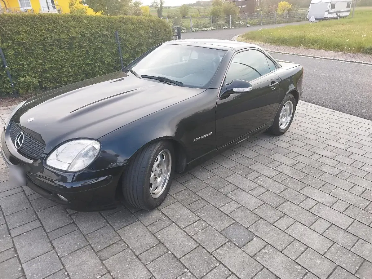 Second-hand Mercedes SLK200 163 CP (119 kW) 2002 Negru Cabrio