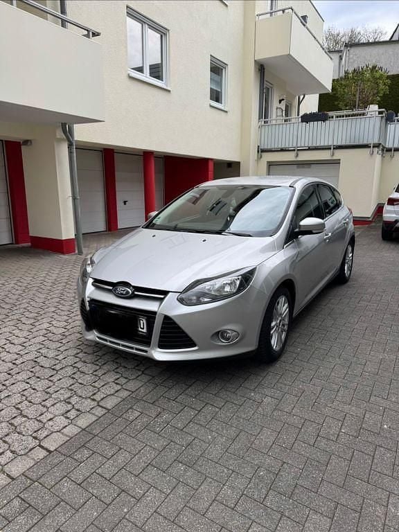 Second-hand Ford Focus 125 CP (91 kW) 2013 Argintiu Berlinǎ