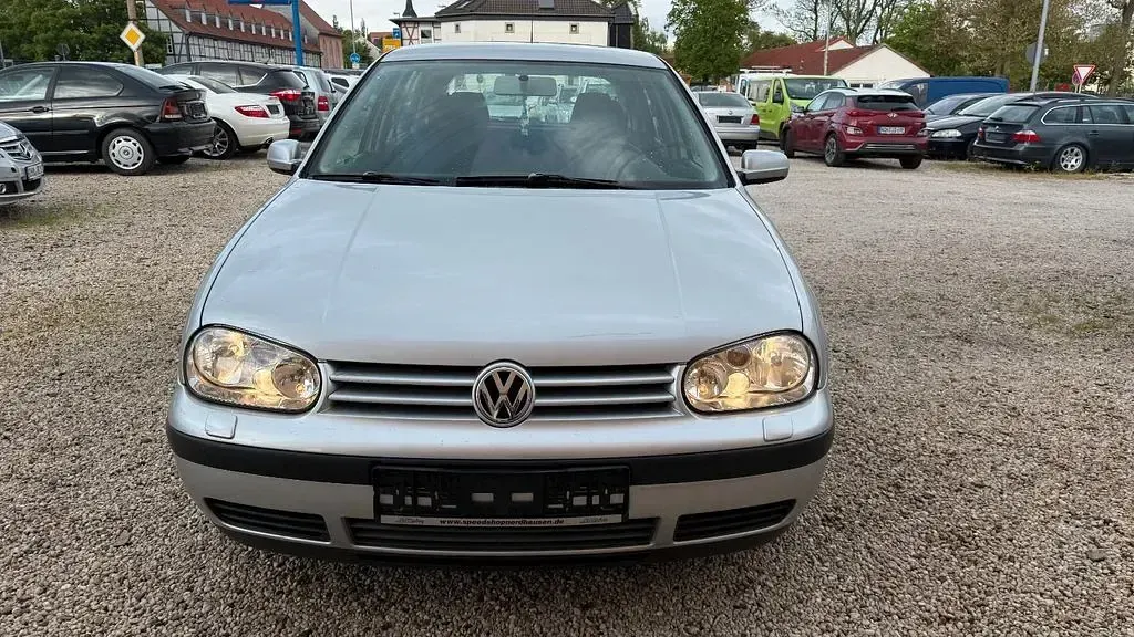 Używany VW Golf IV 101 KM (74 kW) 2002 Srebrny Sedan/Limuzyna