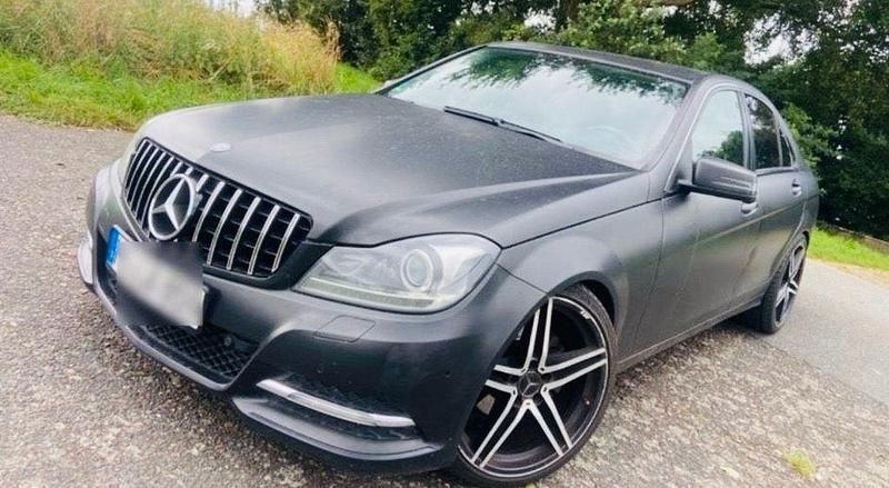 Gebraucht Mercedes 220 170 PS (125 kW) 2011 Schwarz Limousine