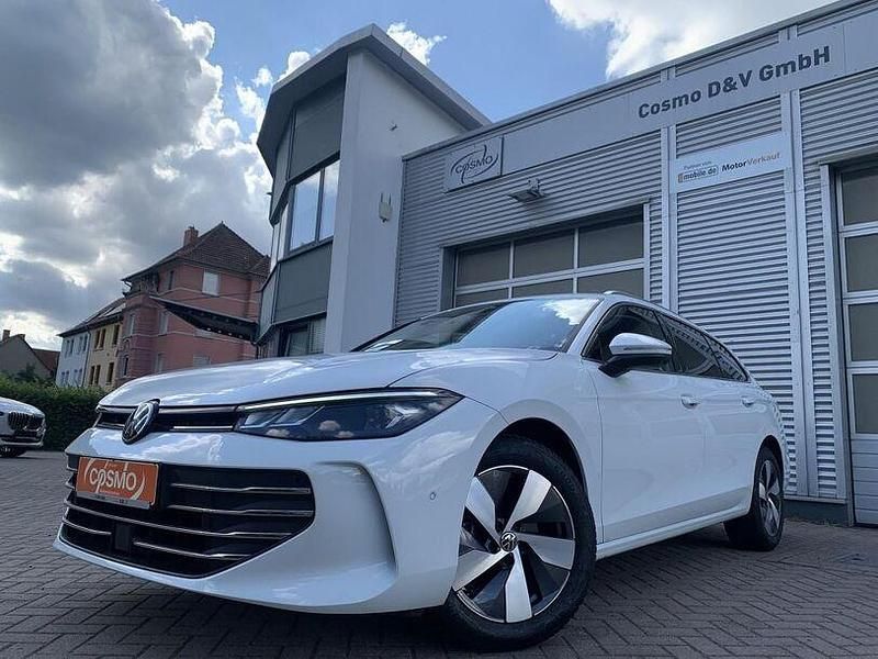 Pure white Gebraucht 2024 VW Passat Business Kombi | 32.740 € (Superpreis) - Bild 1/4