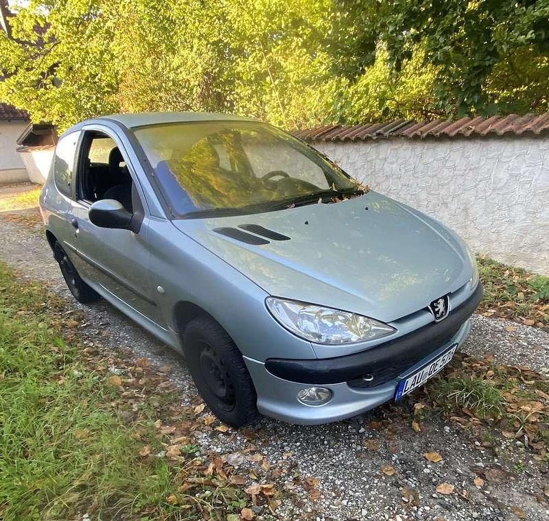 Gebraucht Peugeot 206 75 PS (55 kW) 2001 Limousine