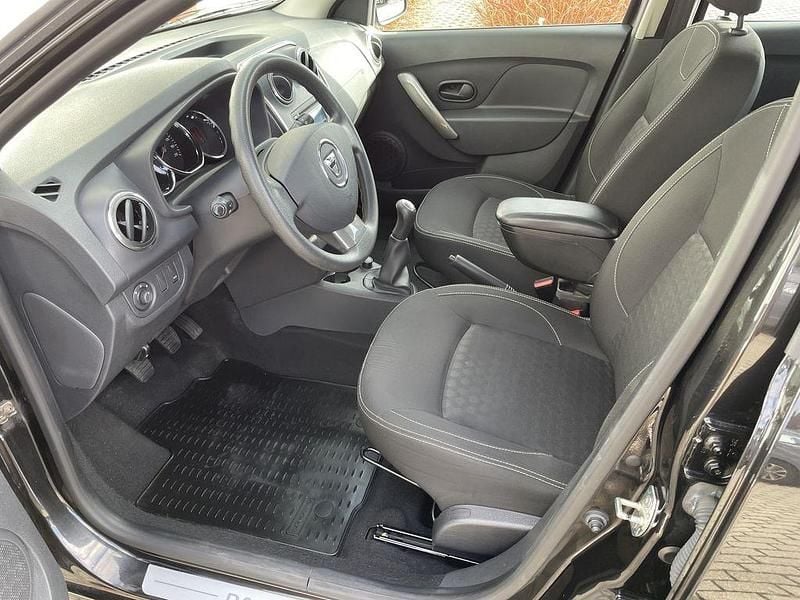 Gebraucht Dacia Sandero 90 PS (66 kW) 2013 Schwarz Limousine