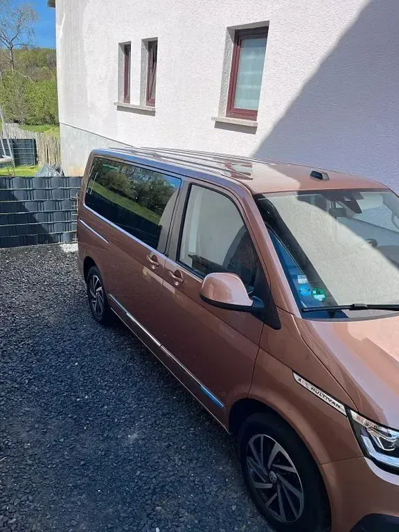 Gebraucht VW Multivan Comfortline 150 PS (110 kW) 2020 Beige Van / Kleinbus