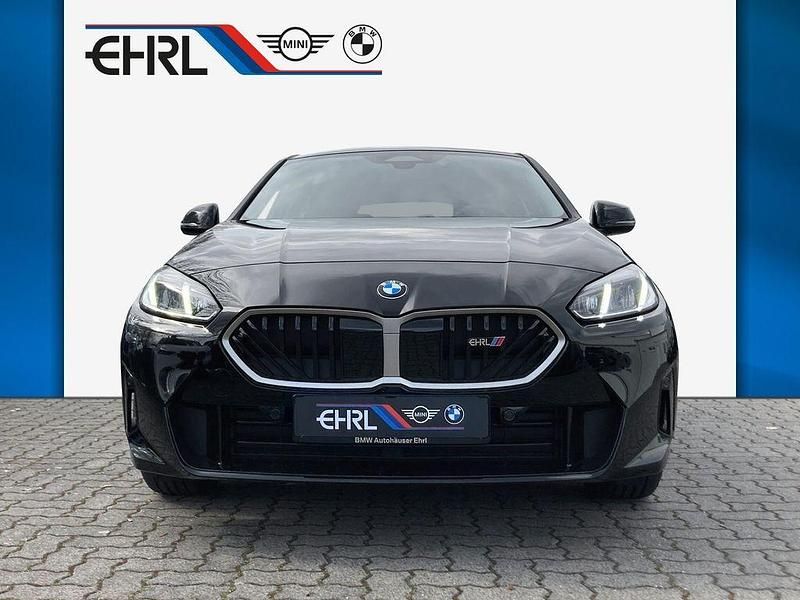 Neu BMW 120 Performance 170 PS (125 kW) 2026 Schwarz Kleinwagen