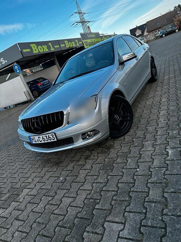 Silber Gebraucht 2009 Mercedes C200 Limousine | 6.500 € (Guter Preis) - Bild 1/4