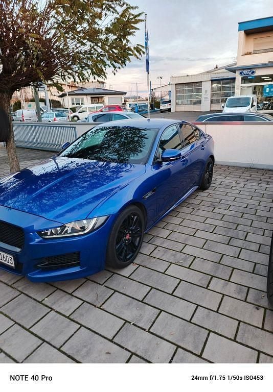 Blau Gebraucht 2019 Jaguar XE R-Sport Limousine | 14.990 € (Superpreis) - Bild 1/4