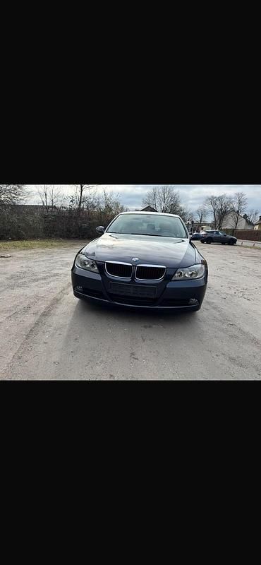 Gebraucht BMW 320 150 PS (110 kW) 2005 Blau Limousine