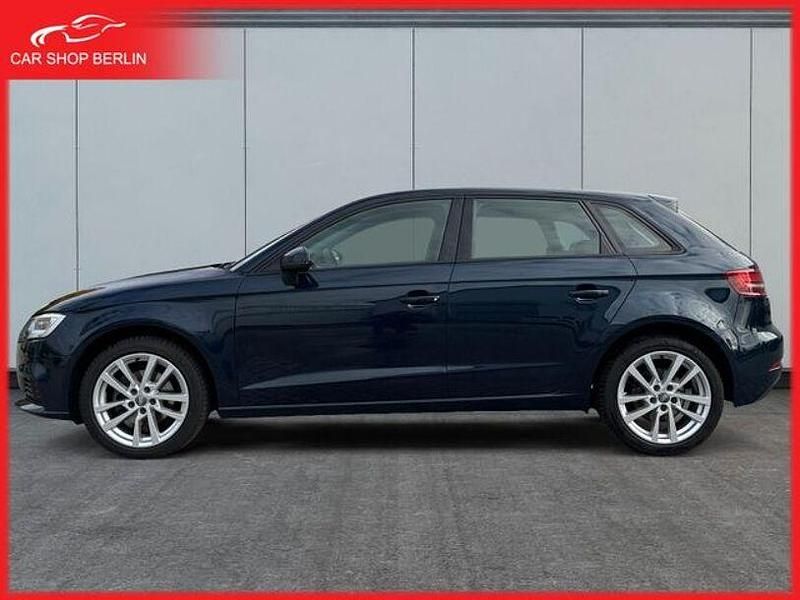 Gebraucht Audi A3 Comfort 116 PS (85 kW) 2018 Blau Limousine