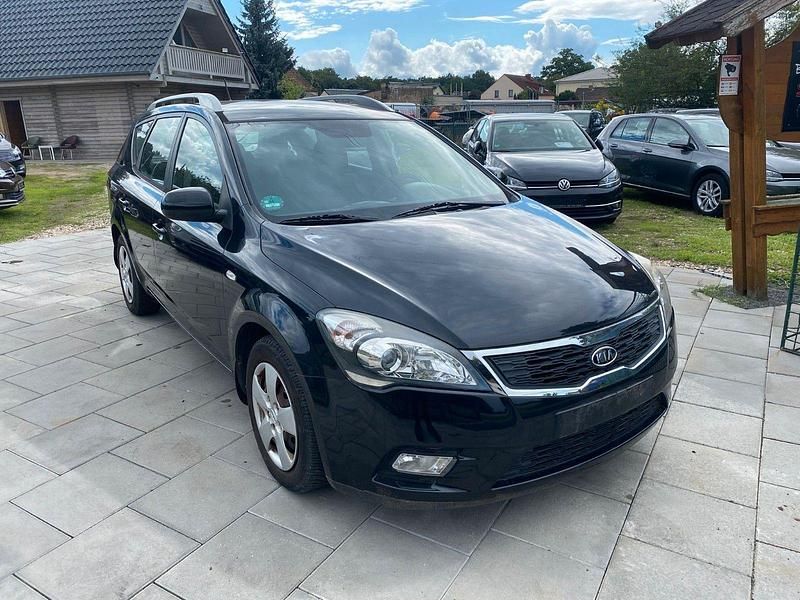Schwarz Gebraucht 2010 Kia Ceed Kombi | 3.499 € (Guter Preis) - Bild 1/4