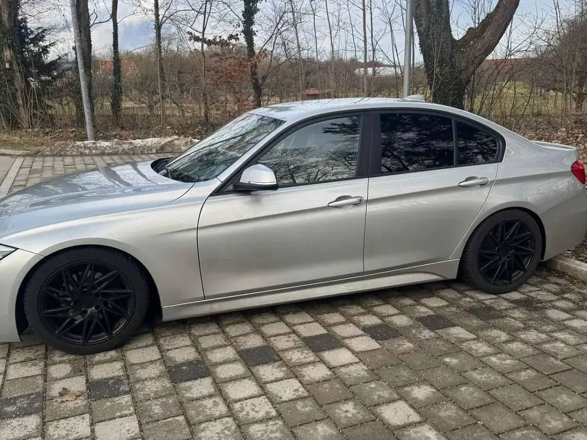 Gebraucht BMW 320 Sport Line 190 PS (139 kW) 2017 Silber Limousine
