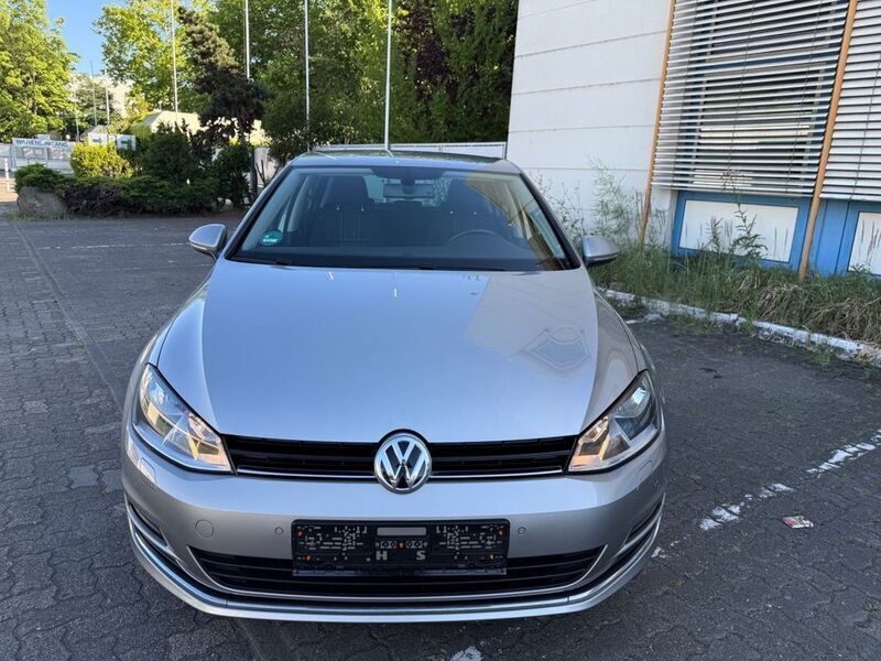 Silber Gebraucht 2016 VW Golf VII LOUNGE Limousine | 10.899 € (Fairer Preis) - Bild 1/4