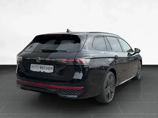 Gebraucht VW Passat R-line 272 PS (200 kW) 2024 Schwarz Kombi