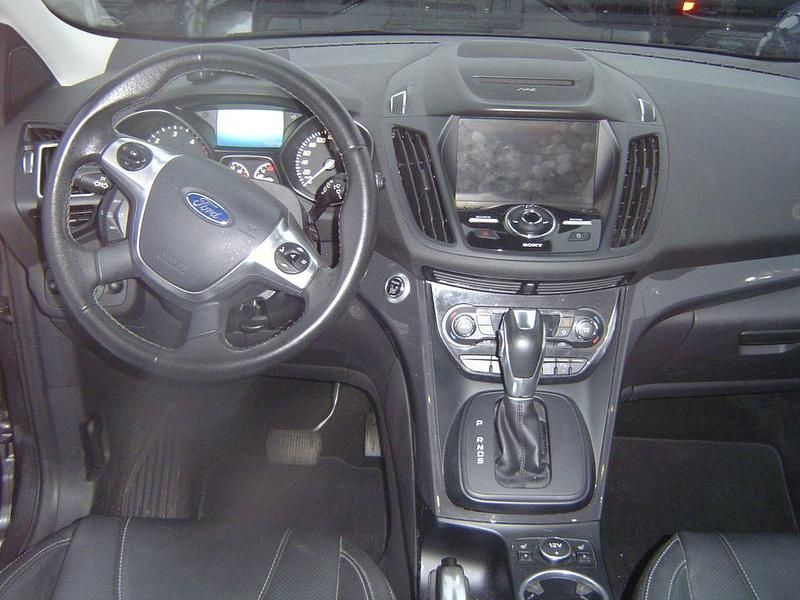 Gebraucht Ford Kuga Individual 179 PS (131 kW) 2016 Grau SUV