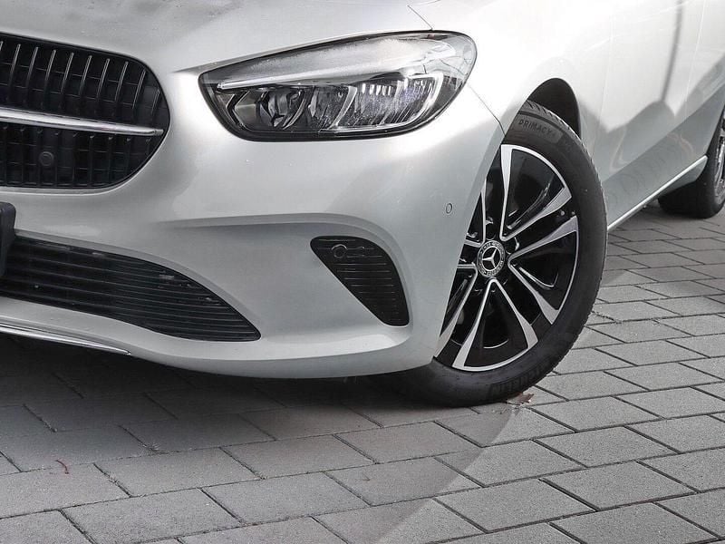 Gebraucht Mercedes B200 150 PS (110 kW) 2023 Grau Van / Kleinbus