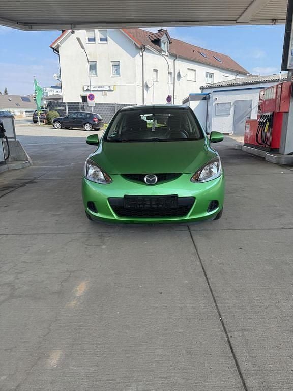 Gebraucht Mazda 2 75 PS (55 kW) 2009 Grün Kleinwagen