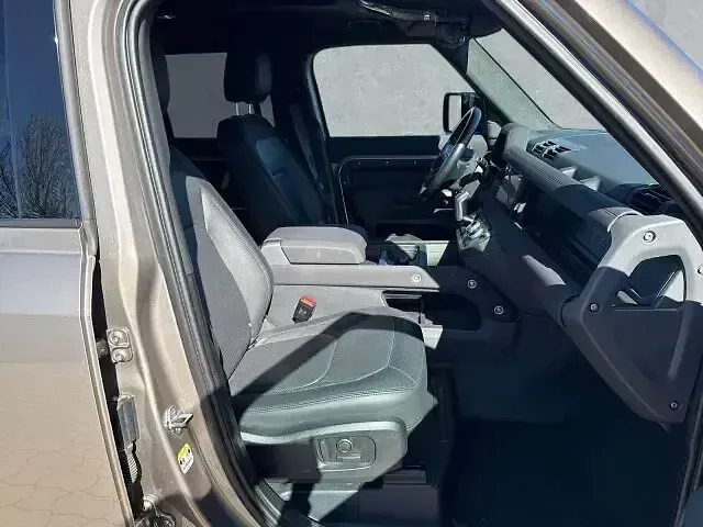 Gebraucht Land Rover Defender SE 249 PS (183 kW) 2022 Andere SUV