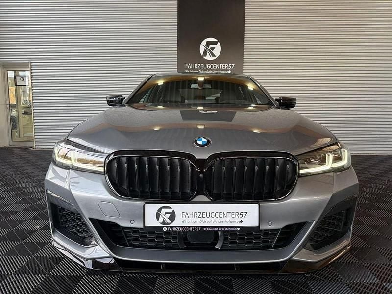 Gebraucht BMW M550 Performance 530 PS (389 kW) 2023 Grau Limousine