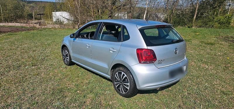 Second-hand VW Polo 86 CP (63 kW) 2011 Argintiu Hatchback