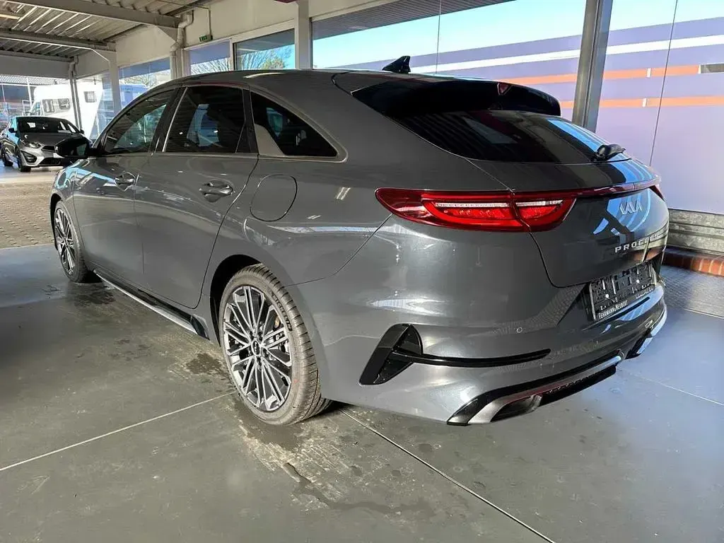 Gebraucht Kia ProCeed 140 PS (102 kW) 2024 Grau Kombi