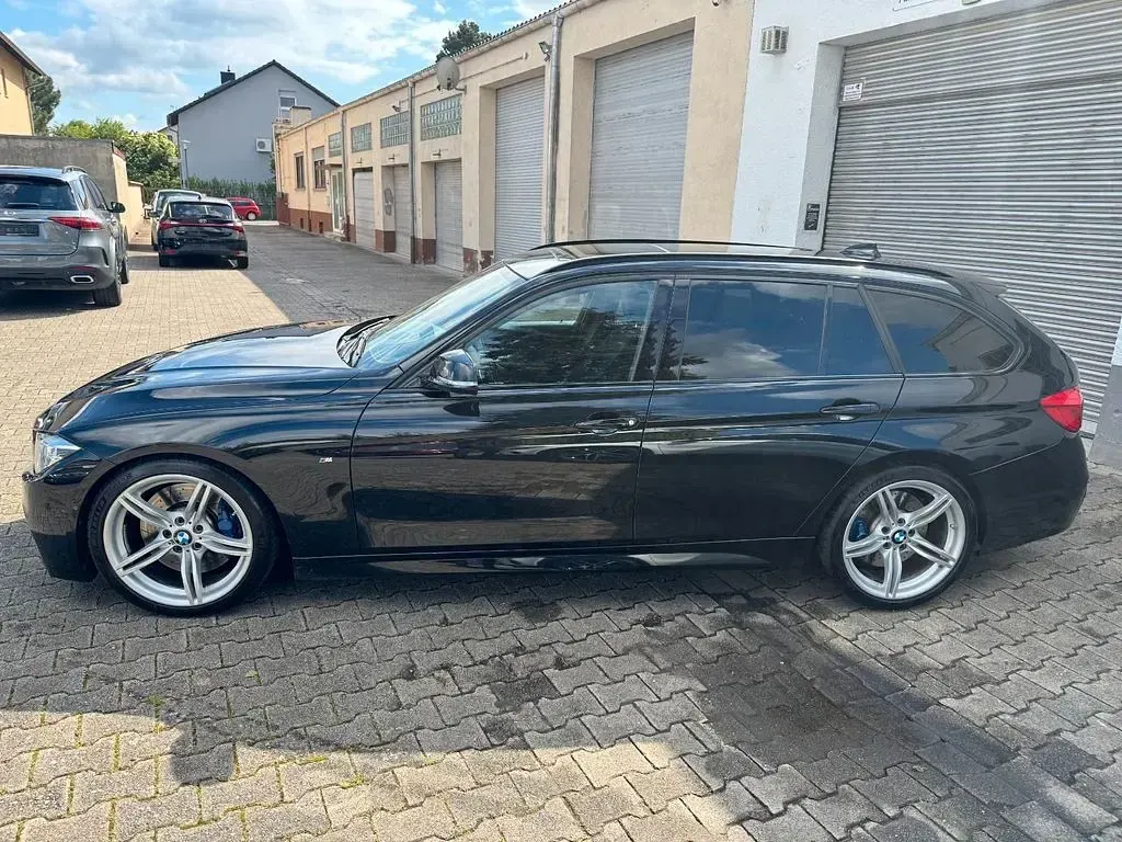 Gebraucht BMW 330 M Sport 258 PS (189 kW) 2017 Schwarz Kombi
