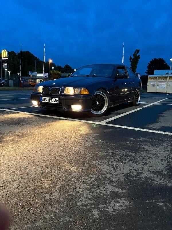 Violet Gebraucht 1994 BMW 316 Coupé | 5.000 € - Bild 1/4
