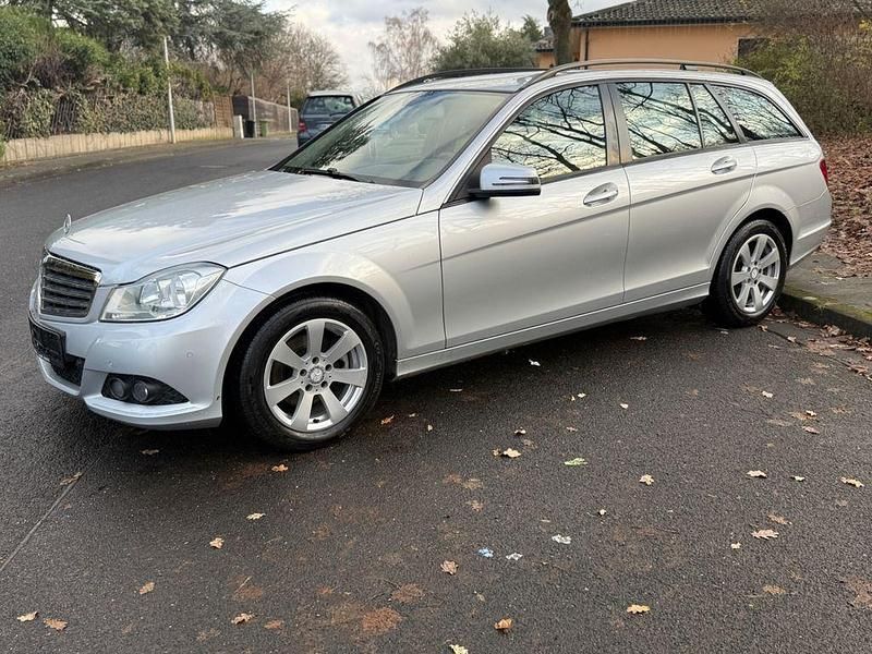Gebraucht Mercedes C220 170 PS (125 kW) 2013 Silber Limousine