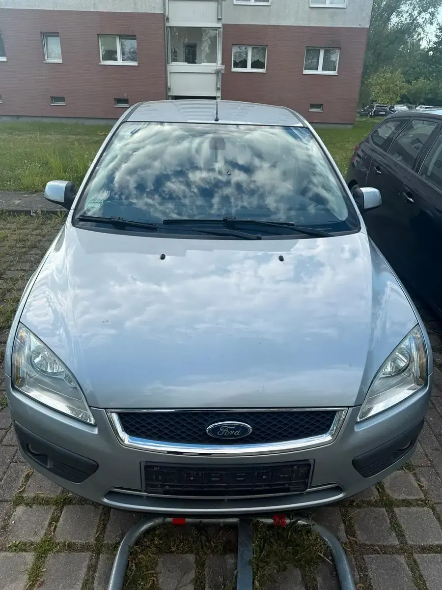 Gebraucht Ford Focus 101 PS (74 kW) 2005 Grau Limousine