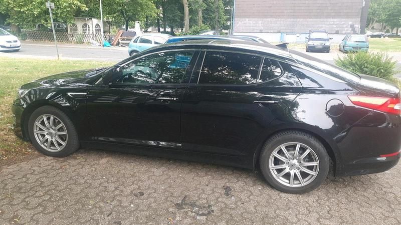 Gebraucht Kia Optima 136 PS (100 kW) 2013 Schwarz Limousine