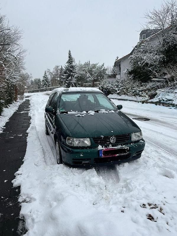 Gebraucht VW Polo Basis 60 PS (44 kW) 1998 Grün Limousine