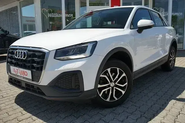 Gebraucht Audi Q2 Sport 150 PS (110 kW) 2021 Weiß SUV