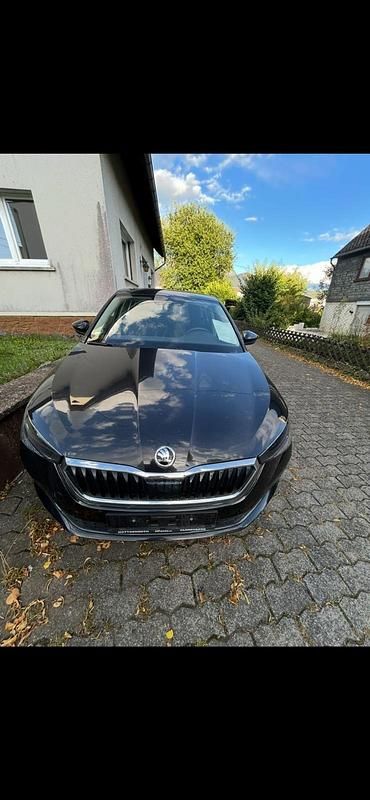 Gebraucht Skoda Scala 115 PS (84 kW) 2019 Schwarz Kleinwagen