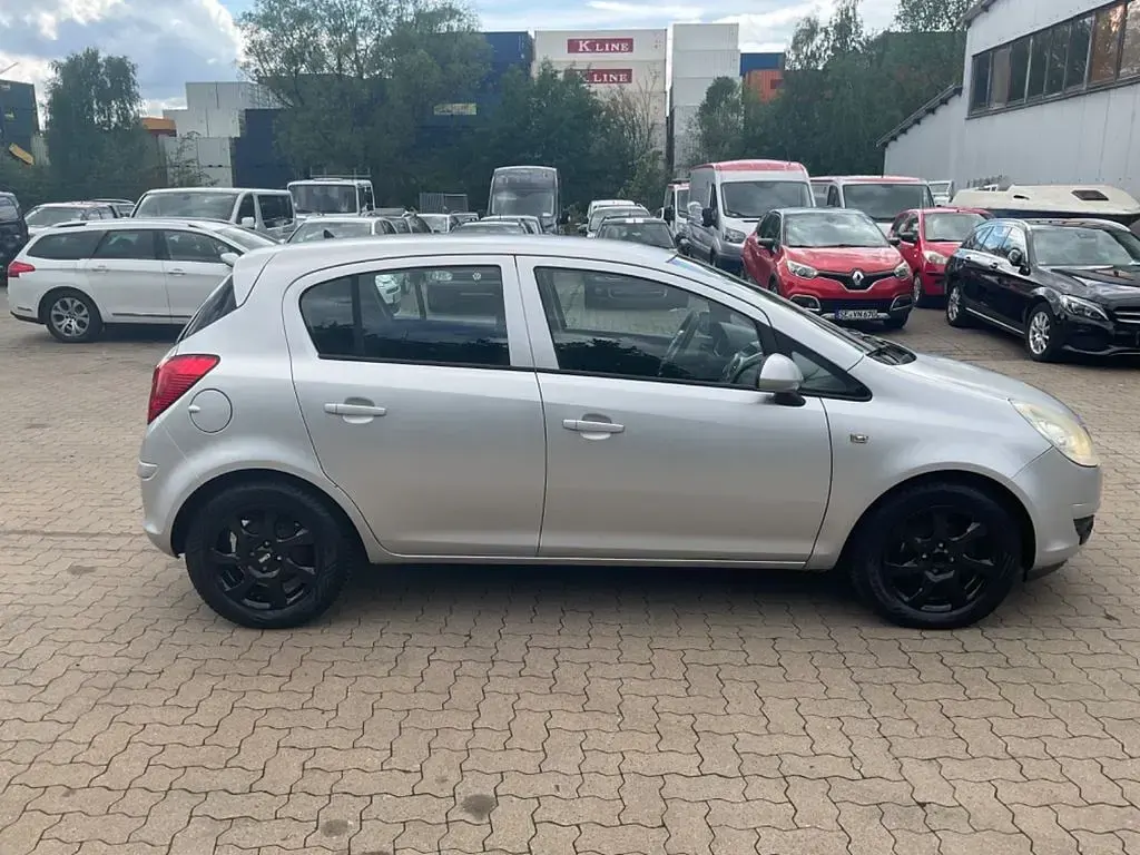 Gebraucht Opel Corsa Edition 80 PS (58 kW) 2009 Silber Kleinwagen