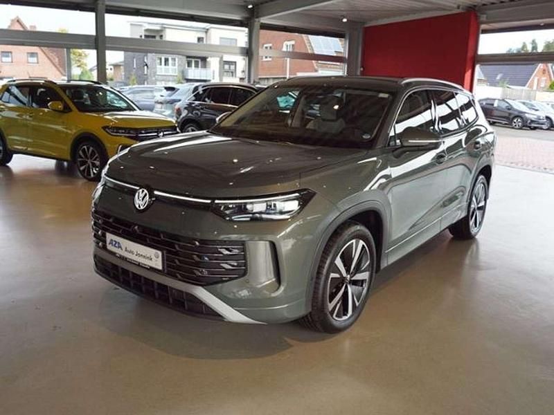 Neu VW Tayron Elegance 204 PS (150 kW) 2026 Cepresinogrün metallic SUV