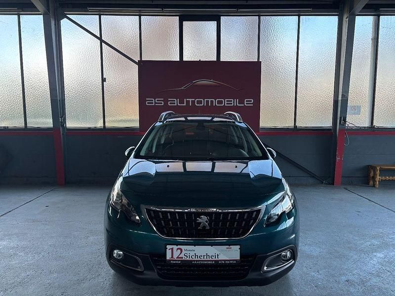 Grün Gebraucht 2018 Peugeot 2008 Active SUV | 7.990 € (Fairer Preis) - Bild 1/4