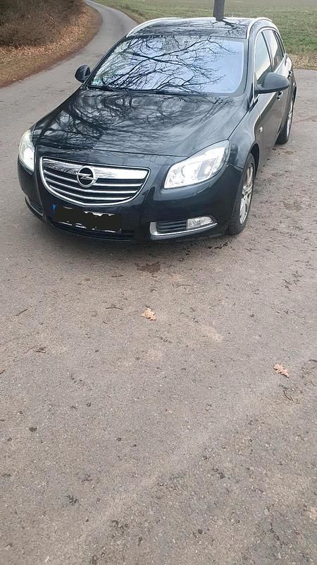 Gebraucht Opel Insignia 160 PS (117 kW) 2010 Schwarz Kombi