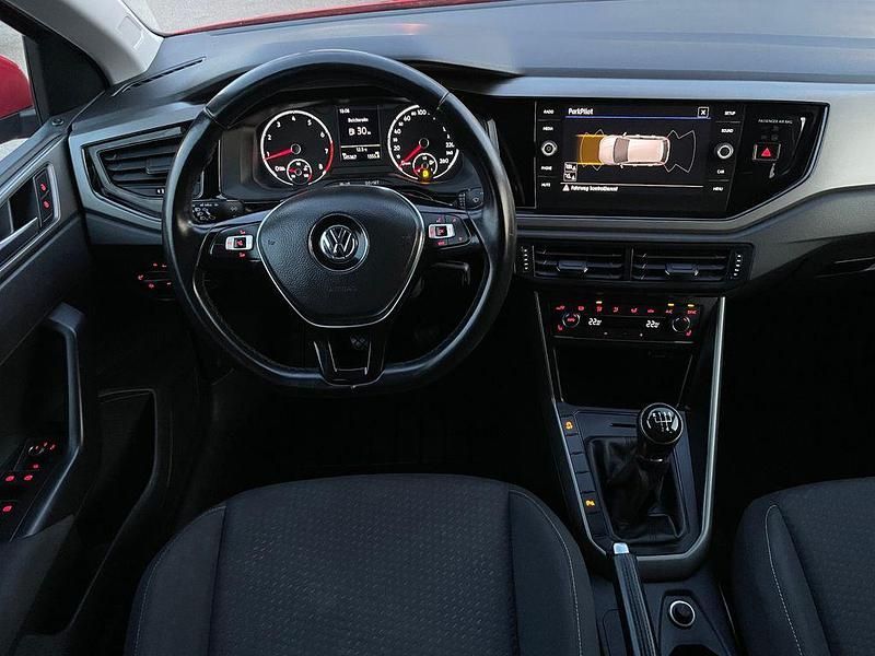 Gebraucht VW Polo Comfortline 75 PS (55 kW) 2018 Rot Kleinwagen