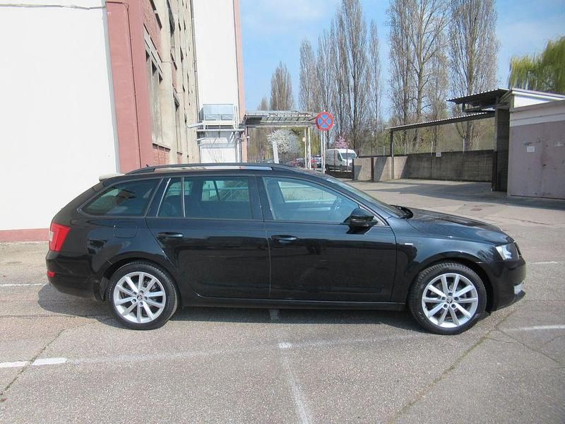 Gebraucht Skoda Octavia Ambition 150 PS (110 kW) 2017 Schwarz Kombi